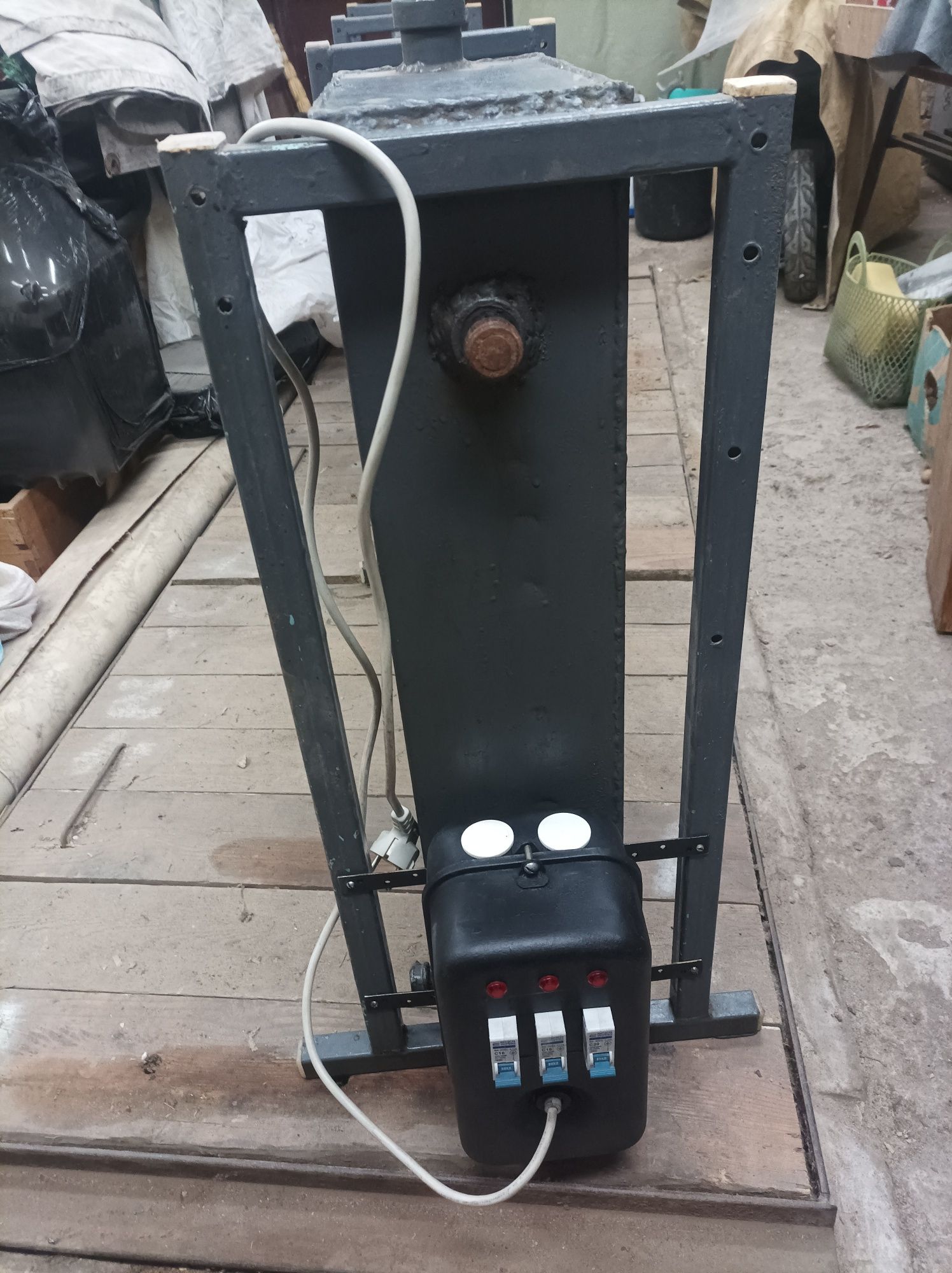 Обогреватель электрический Конвектор маслянный в гараж, мастерскую и д