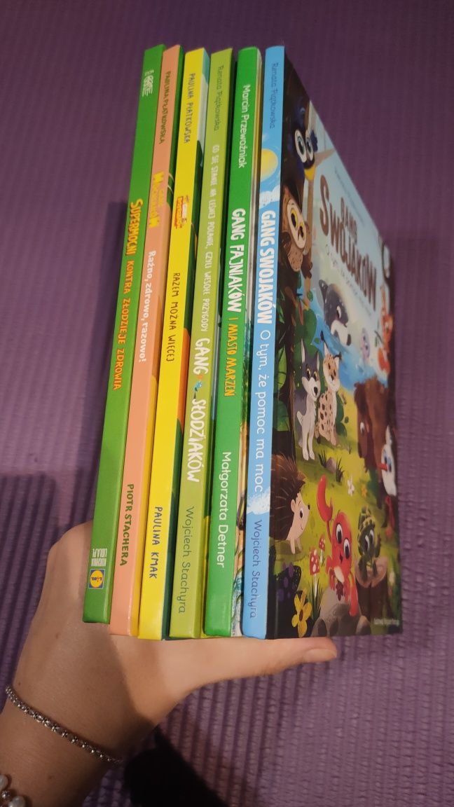 Książki z bajkami edukacyjnymi gang fajniaków biedronka