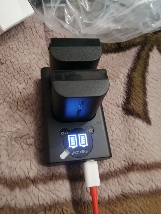 akumulator zastępczy (2 sztuki) i Smart LED Dual USB ładowarka  Canona