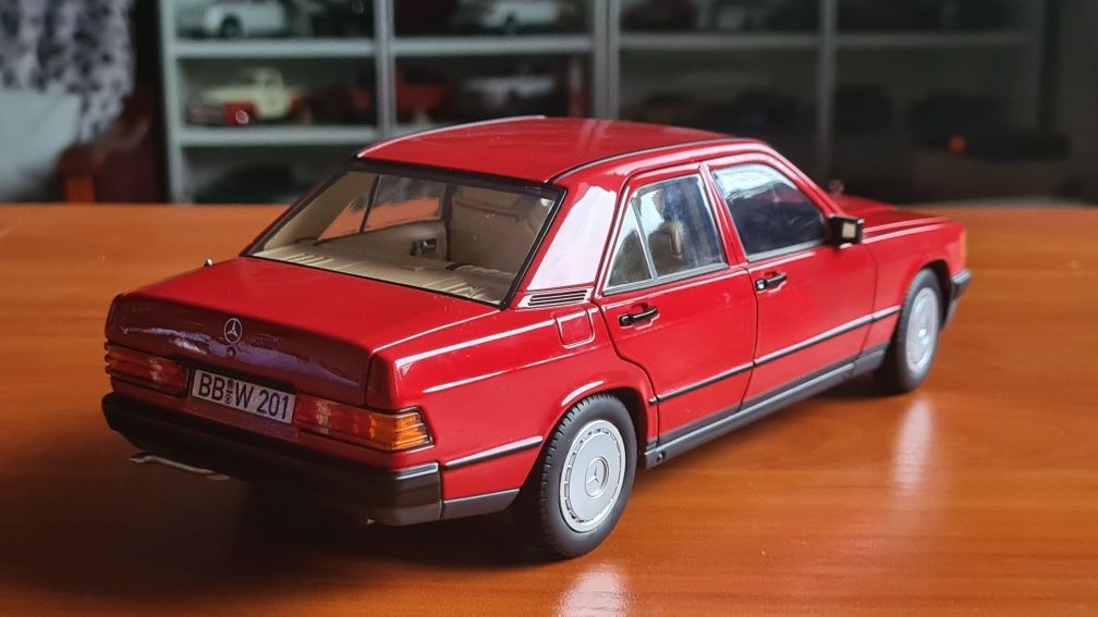 Mercedes 190 W201 Norec 1:18 diler edycion