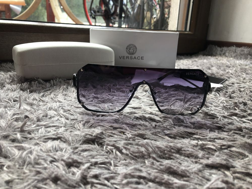 Versace czarne okulary przeciwsloneczne nowe