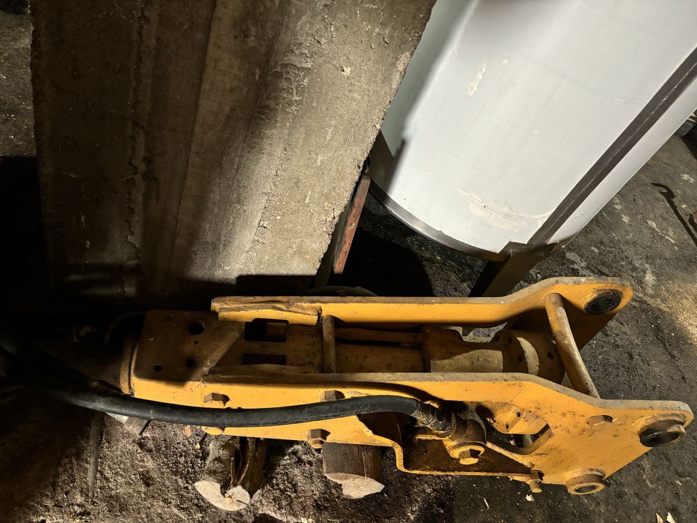 Martelo Pneumatico - retro-escavadora Caterpillar