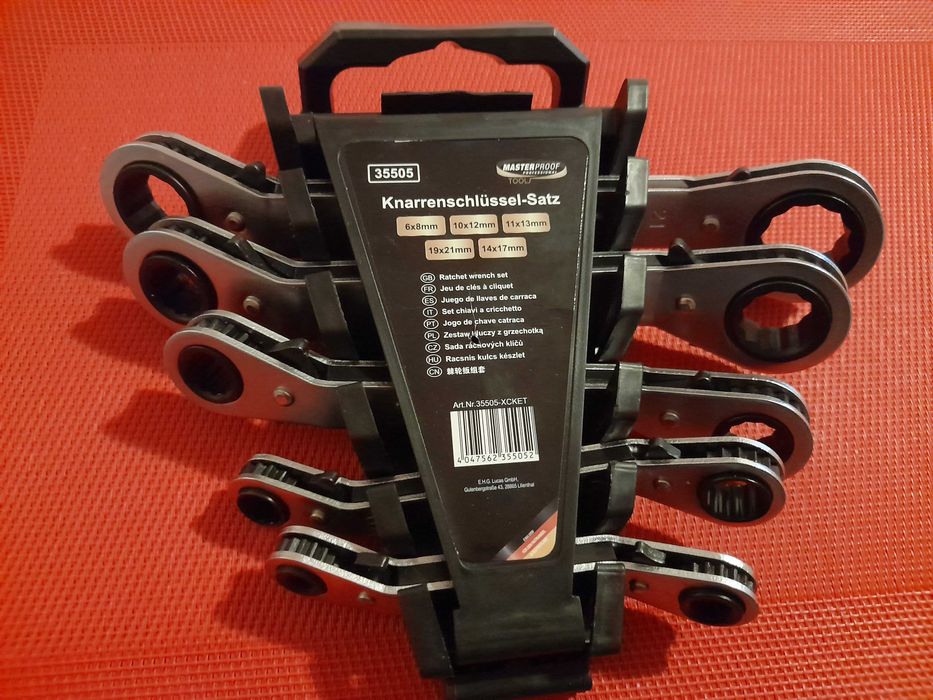 Zestaw kluczy z  grzechotką