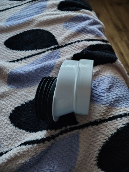 Продам перехідник до унітаза ексцентрик