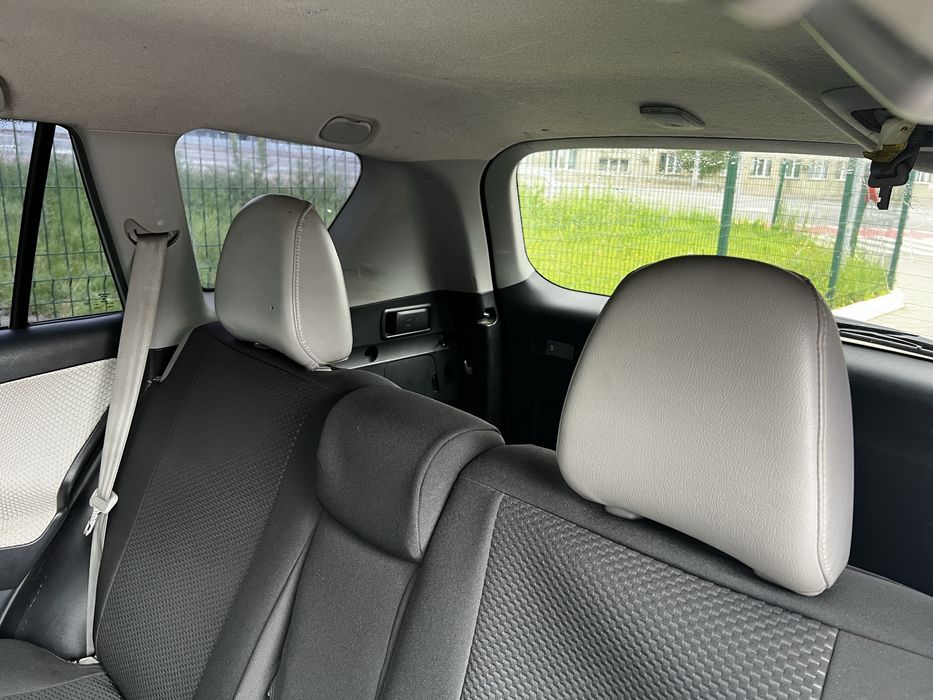Toyota rav4 ev електромобіль