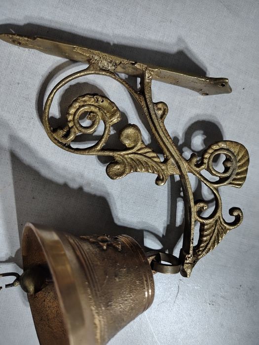 Mosiężny dzwon ścienny