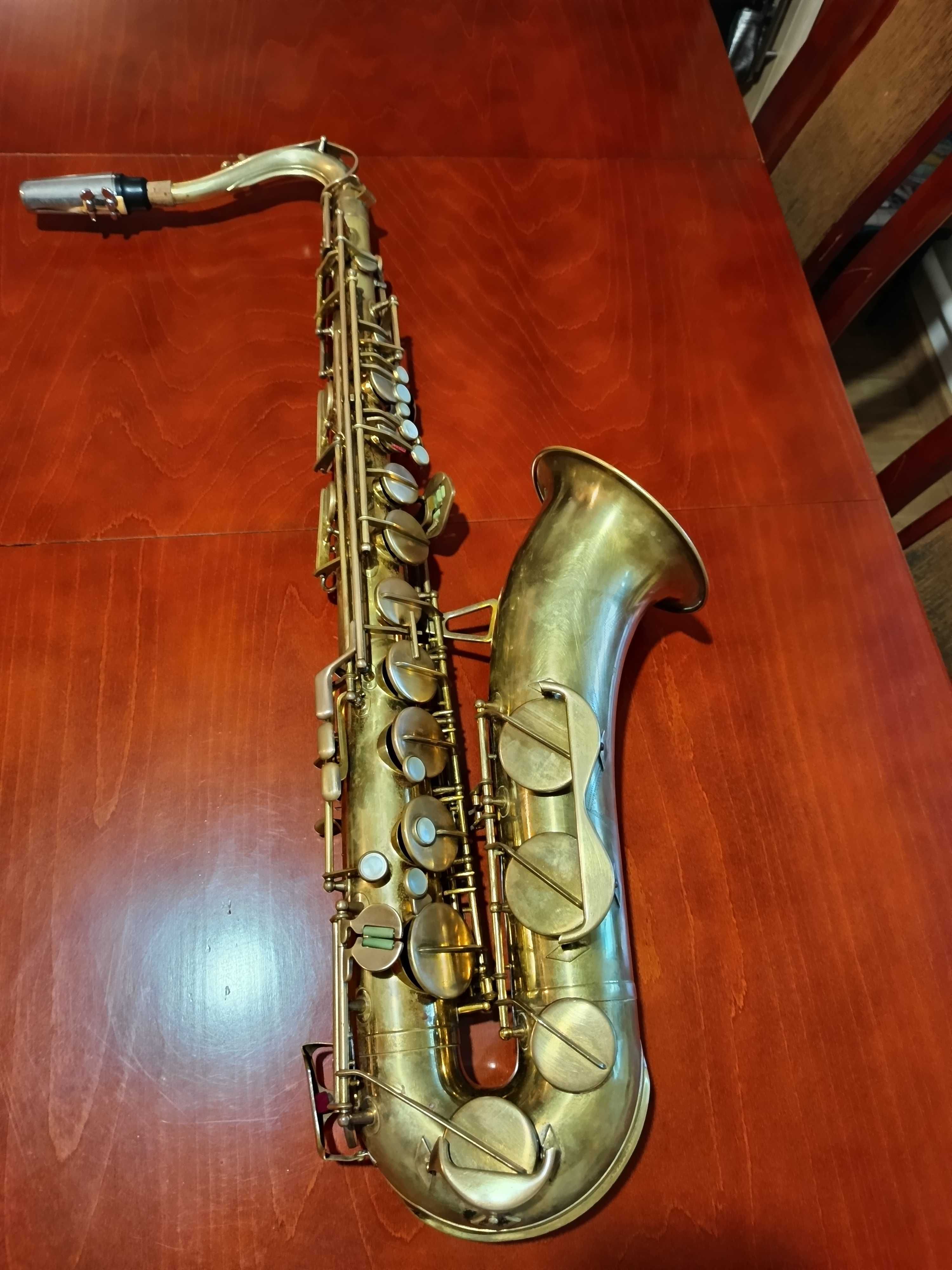 Saksofon tenorowy
ZENITH JR.LAFLEUR& SONS