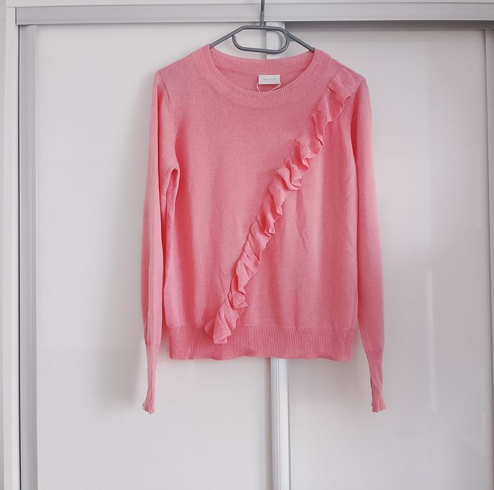Różowy sweterek z falbanką Vila clothes rozmiar M
Długość 54,5 cm
Szer