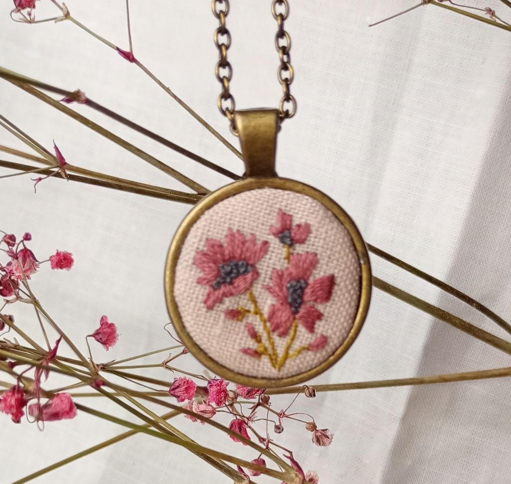 Haftowana biżuteria - naszyjnik handmade