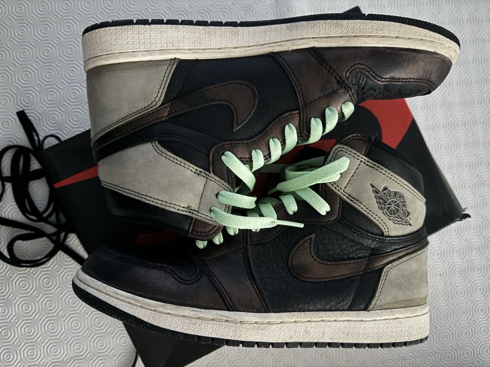 Jordan 1 Retro High Light Army Rust Shadow Patina