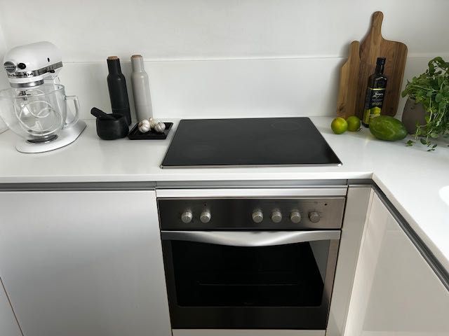 Płyta ceramiczna z piekarnikiem do zabudowy Whirlpool