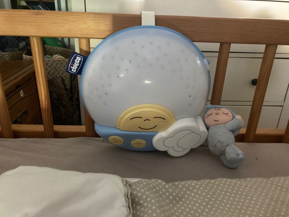 first dreams chicco - imita nascer do dia e pôr-do-sol