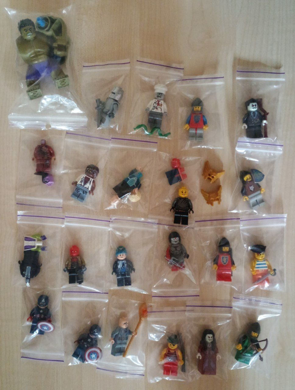 Lego Minifigures Оригінальні Розпродаж!