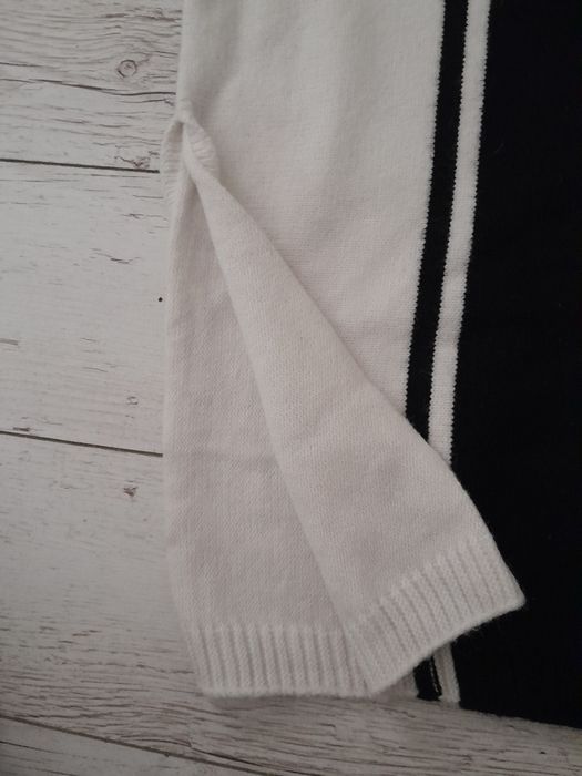 Ciepła sukienka dzianinowa na zimę długa