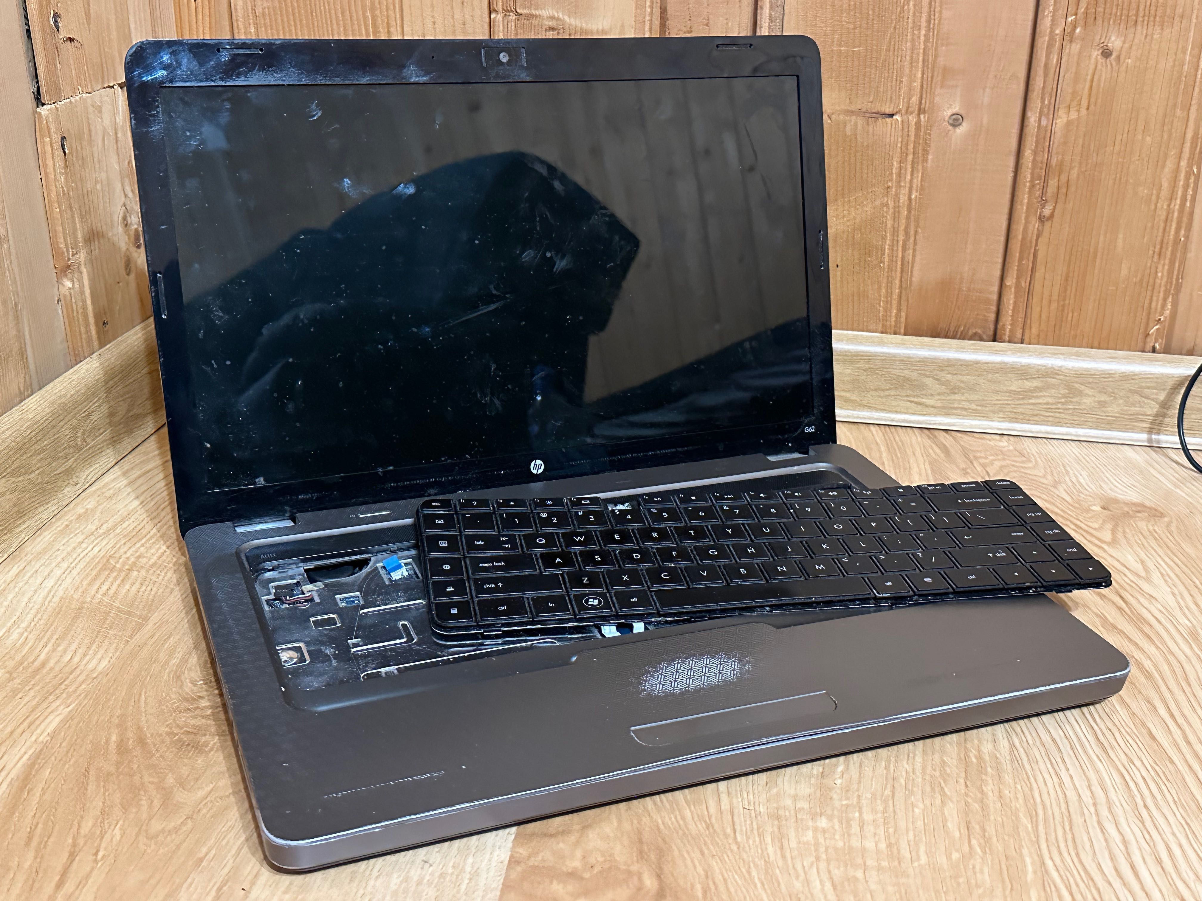 Laptop HP G62 - uszkodzony i niekompletny, na części