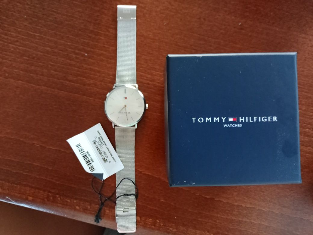 Tommy Hilfiger zegarek Ultra Slim Biały/Stal Ø40 mm
Ultra Slim Biały/S