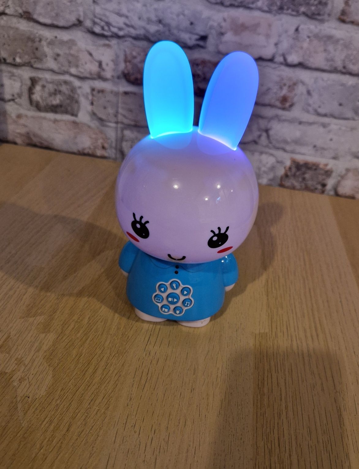 Alilo króliczek, lampka nocna z muzyczką i bajkami