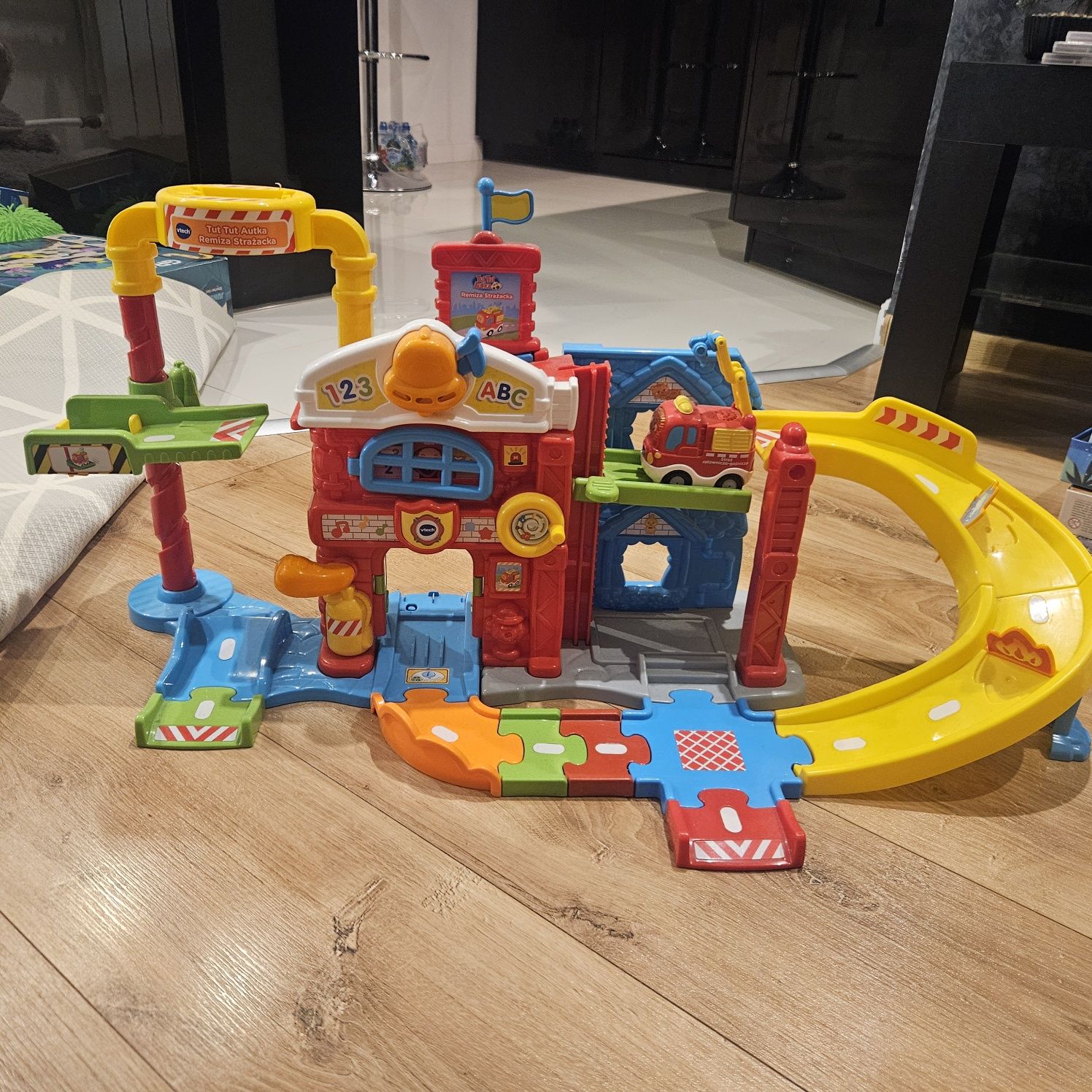 Vtech tut tut remiza strażacka