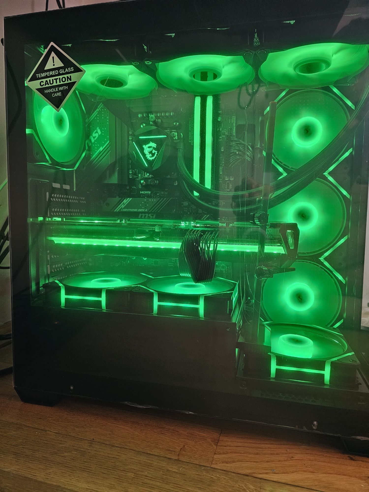 Nowy Komputer Gamingowy ARGB - R5 7500f / RX 7800XT / 2TB / 32GB DDR5