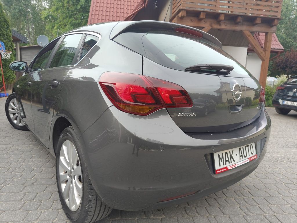 Astra J 1.7 110KM Selection Alu17 Skóry Climatronic Extra Dynamiczna