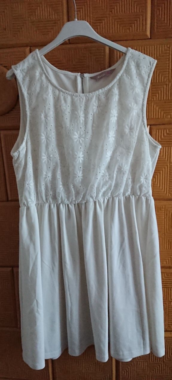 Sukienka biała 46