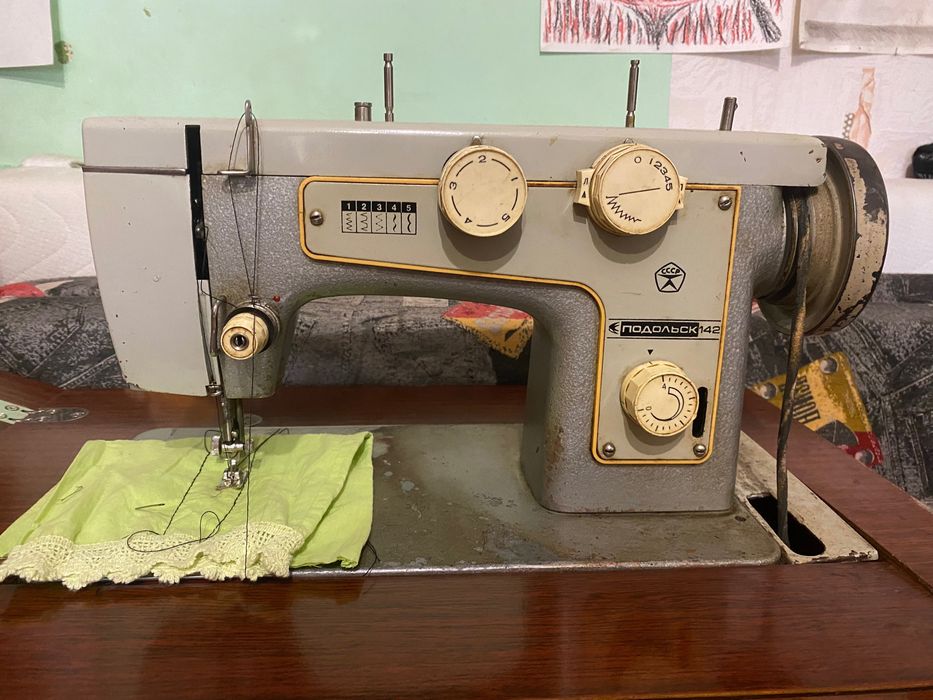Швейна машинка «Подольск 142»