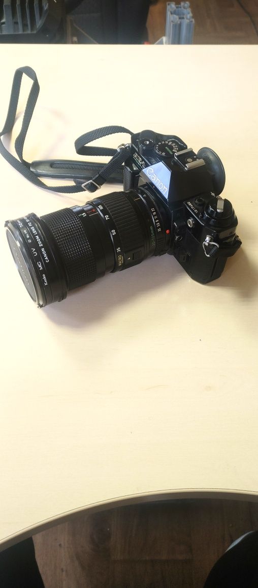Canon ae-1 program з 2 об'єктивами