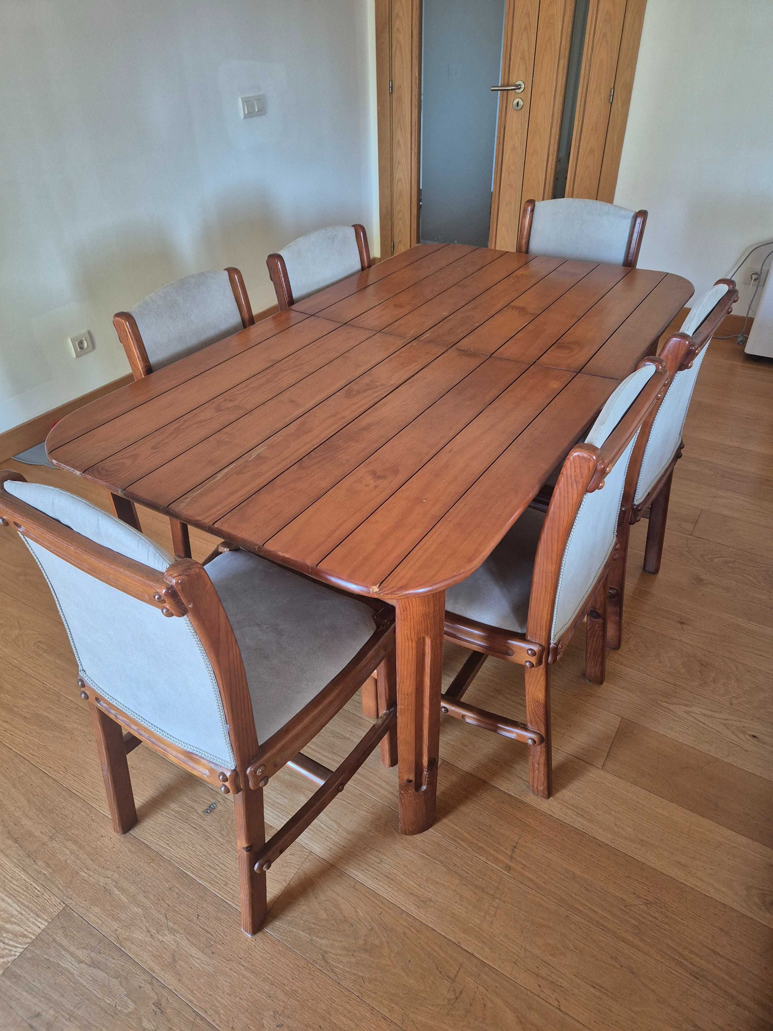 Mesa de Jantar em Madeira Maciça com 6 Cadeiras