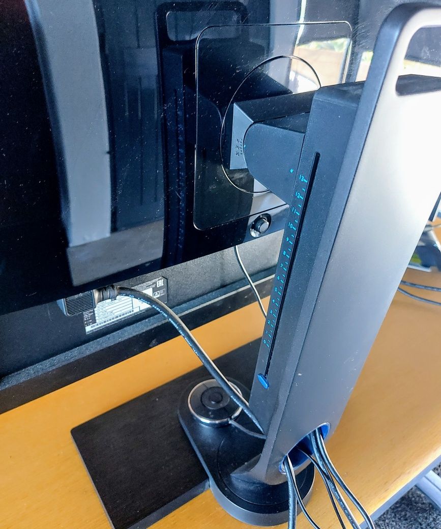 Monitor profissional BenQ SW2700PT