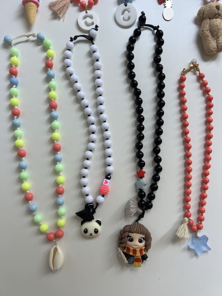 Fios e pulseiras menina