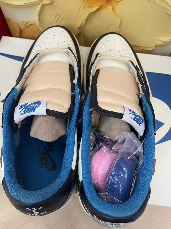 Nowe buty Jordan1_Retro_Low_OG SP_Fragment x_Travis Scott R.41