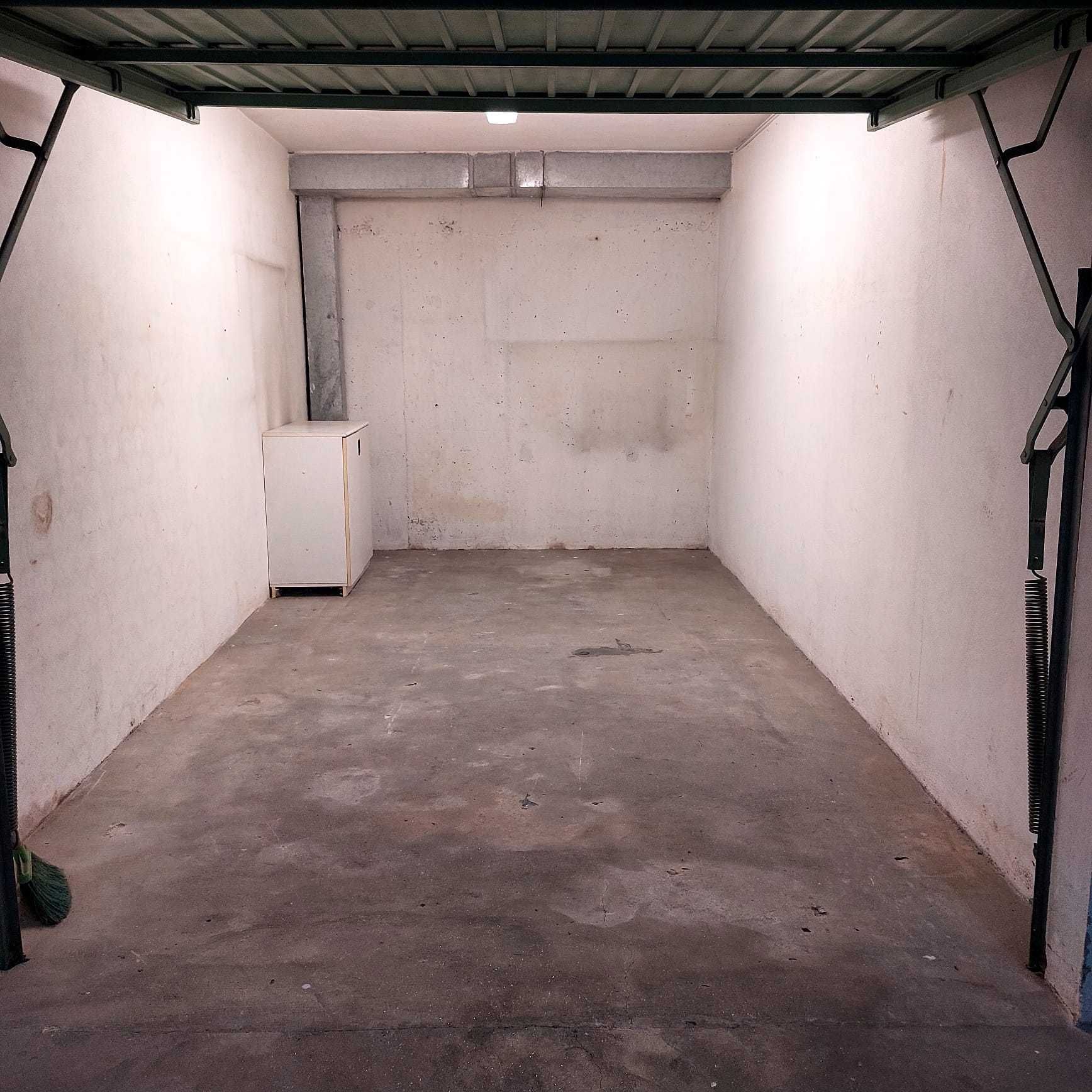 Arrenda-se BOX Lugar de Garagem Centro de Gaia Paço do Rei Arrecadação