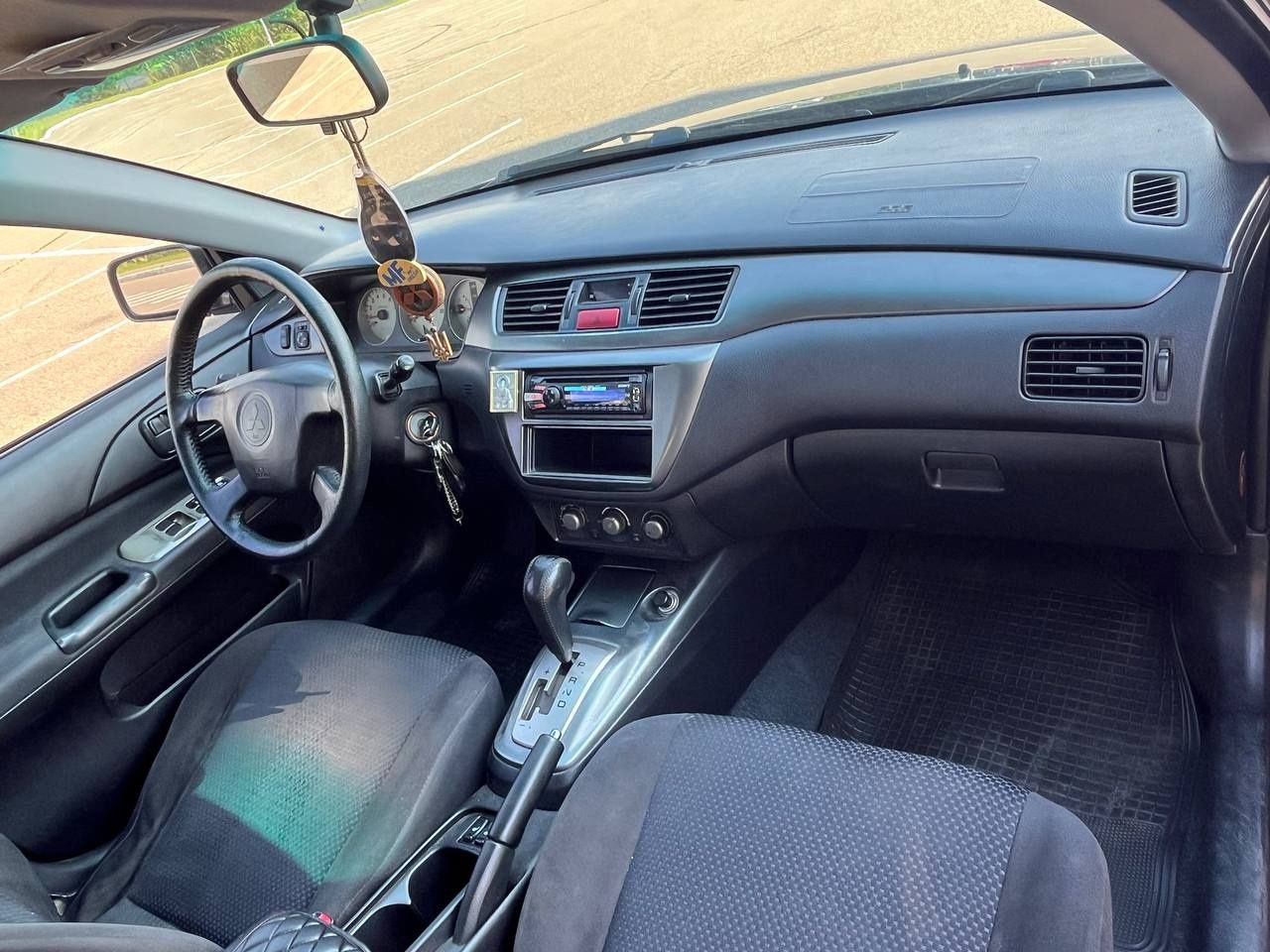 Mitsubishi lancer
