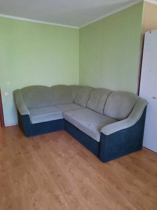 Сдам 2-кв на пр.Поля в отличном месте 12000