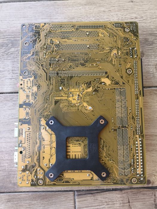 Материнская плата Asus P5V-VM+процессор ,память