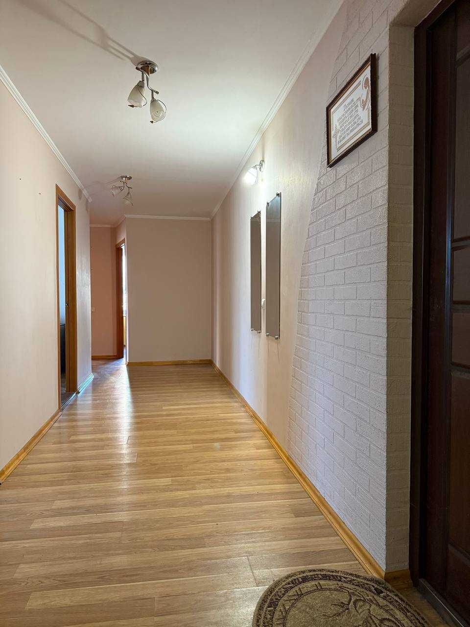 Продаж 4 кімн. квартири