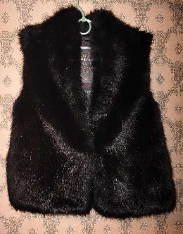 Жіноча чорна хутряна жилетка на підкладці superdry женская меховая