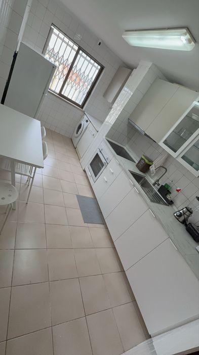 Quarto p casal c/s filho em Queluz a 600 m estação entrada 11/12