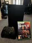 Konsola Xbox Series X UFC 5