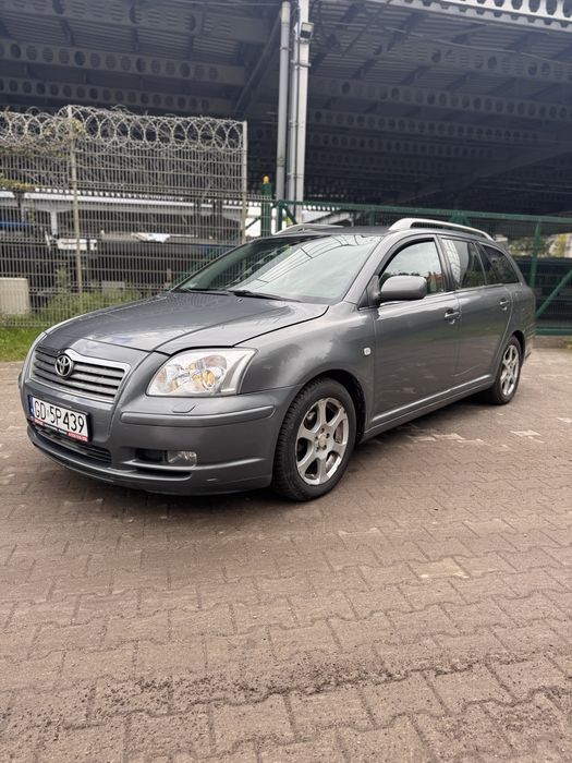 Sprzedam Toyote Avensis 1.8 Benzyna