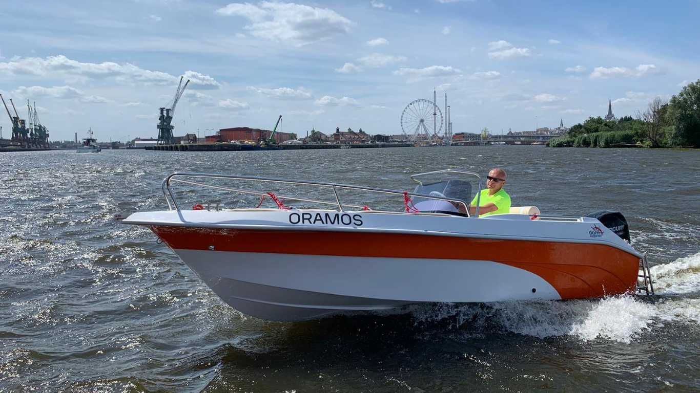 Jacht motorowy OPEN 520