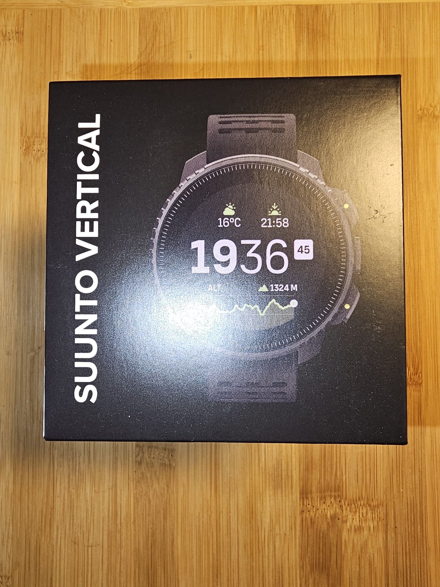 Sunto Vertical Black , Sunto 9 Peak Pro Black .