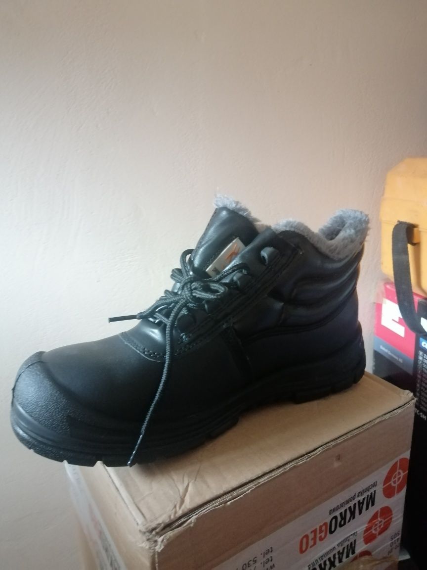 Buty robocze sprzedam.
