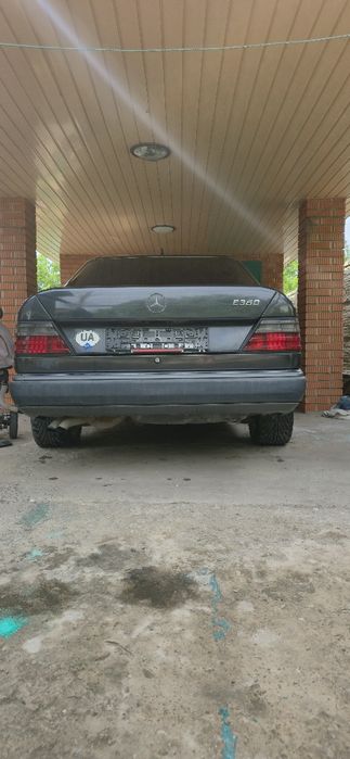 Mercedes Benz 300E