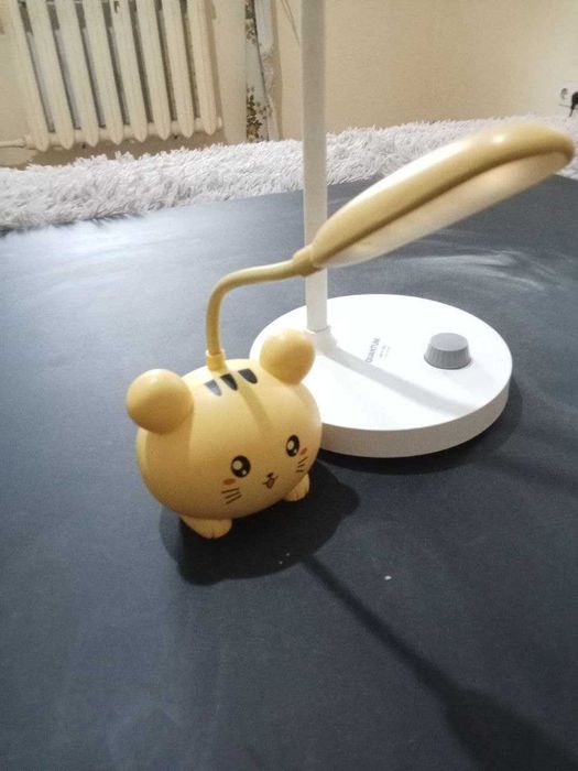 Автономна лампа Quantum  / Настільна світлодіодна лампа з акумулятором