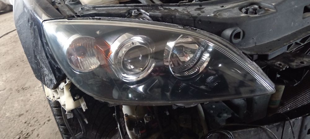 Maxda 3 bk фари задні лед led передні