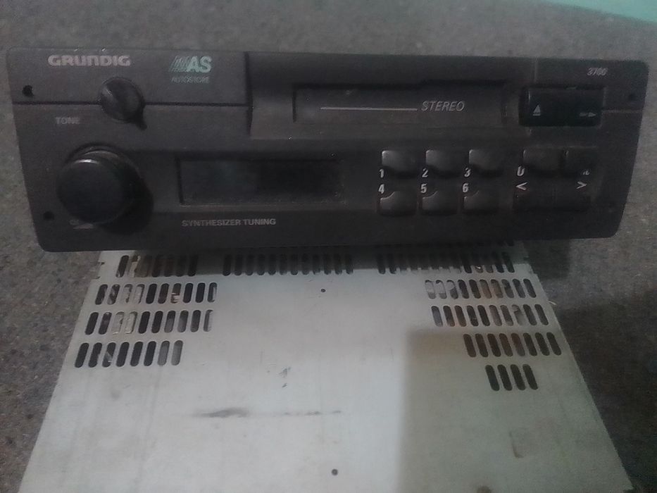 Auto-radio Grundig