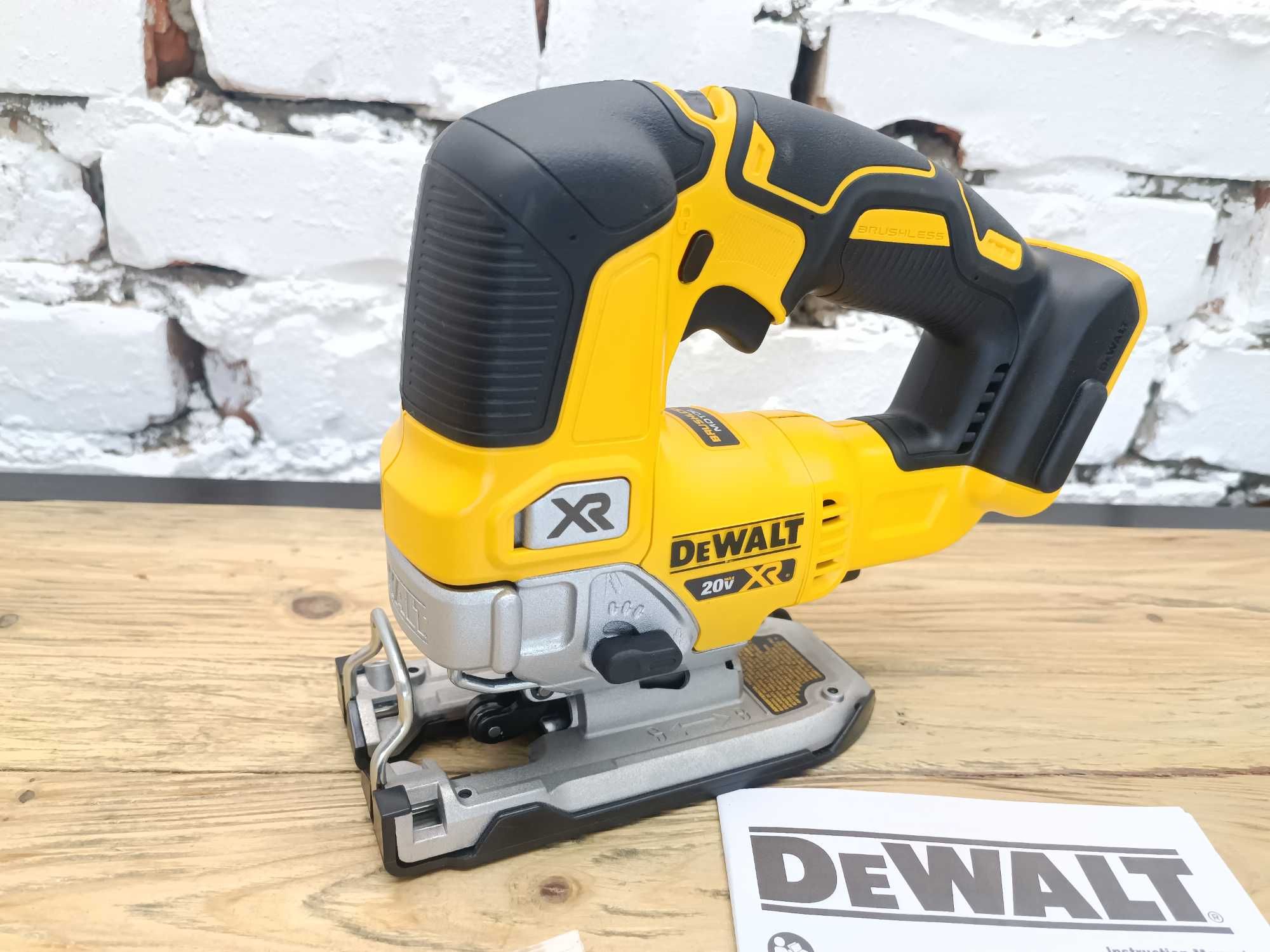 Акумуляторний лобзік  DeWalt DCS334 20V Max з США Оригінал