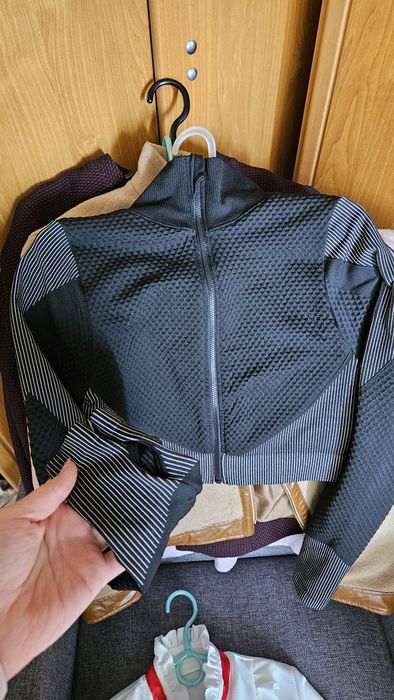Sportowy top r 34 nylon