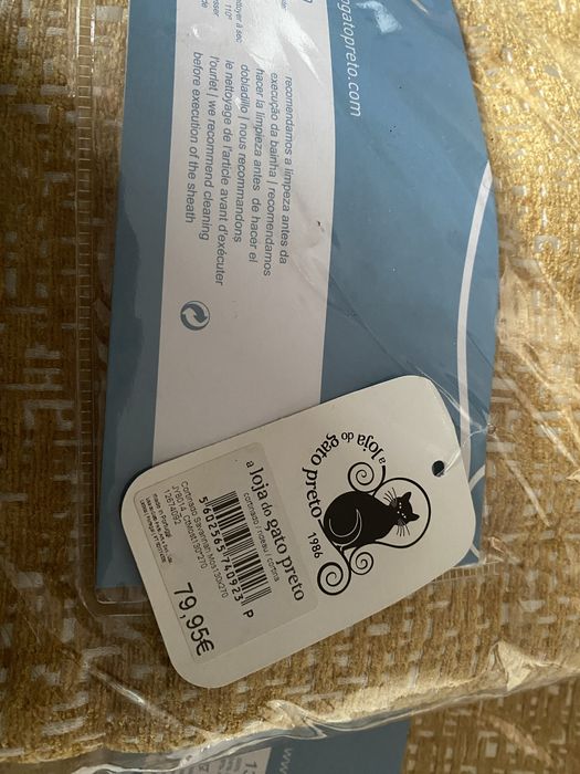 Bonitas cortinas novas gato preto